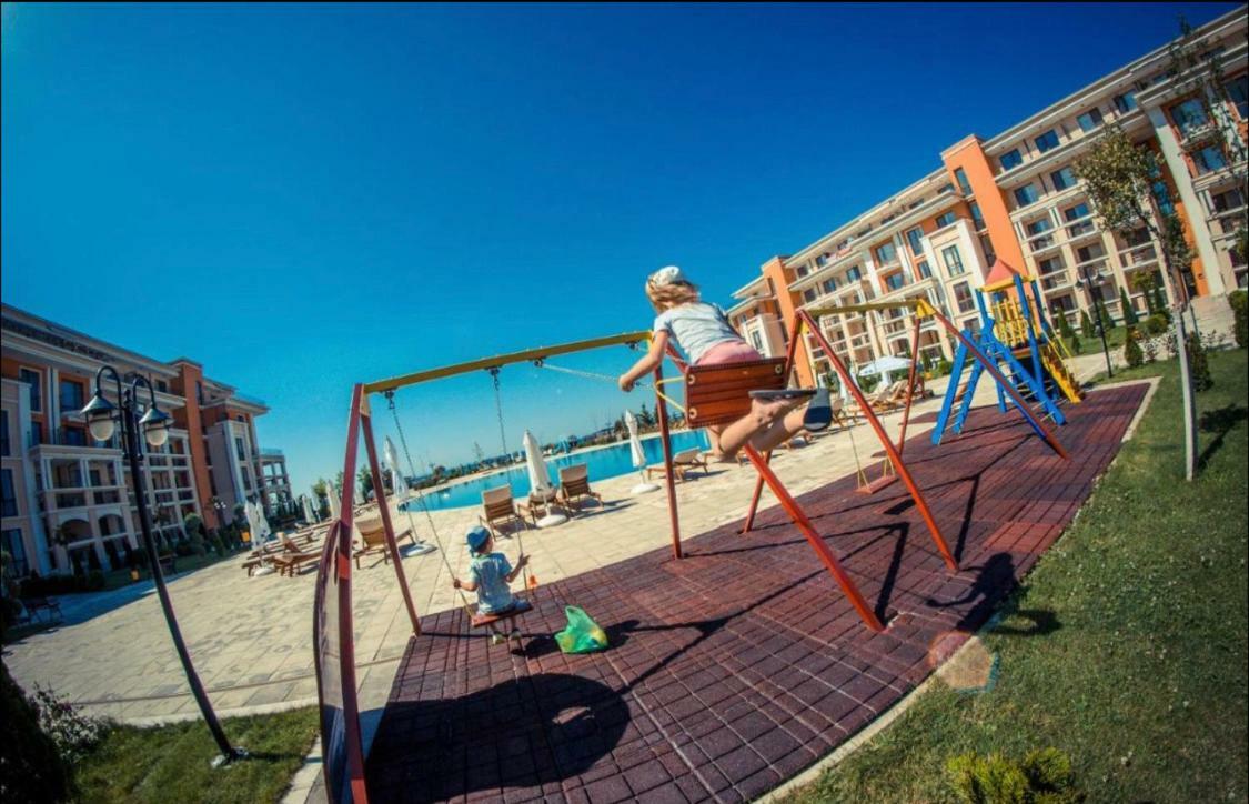 Single Apartment in Prestige Fort Beach Sveti Vlas Buitenkant foto