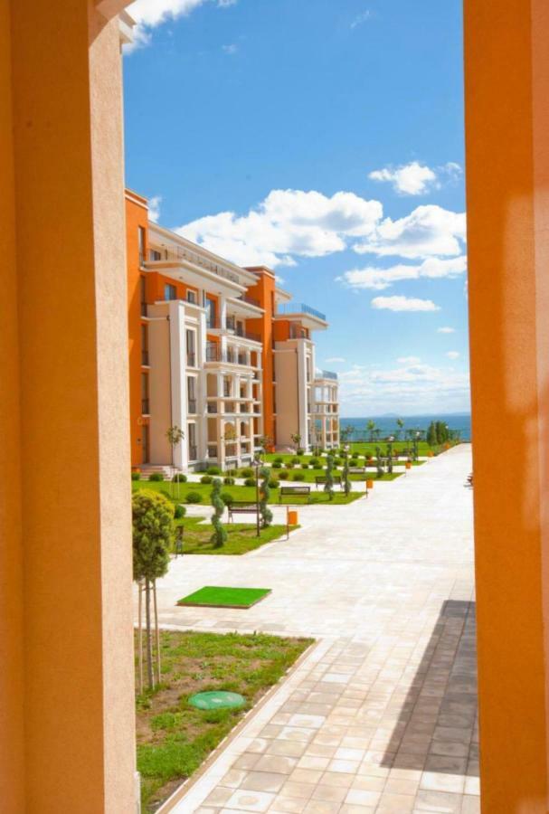Single Apartment in Prestige Fort Beach Sveti Vlas Buitenkant foto