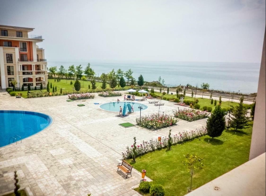 Single Apartment in Prestige Fort Beach Sveti Vlas Buitenkant foto
